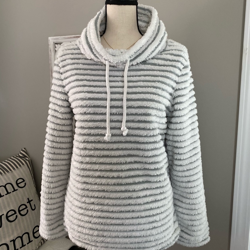 Women’s Fuzzy Cowl Neck Pullover, size Small - Picture 2 of 3